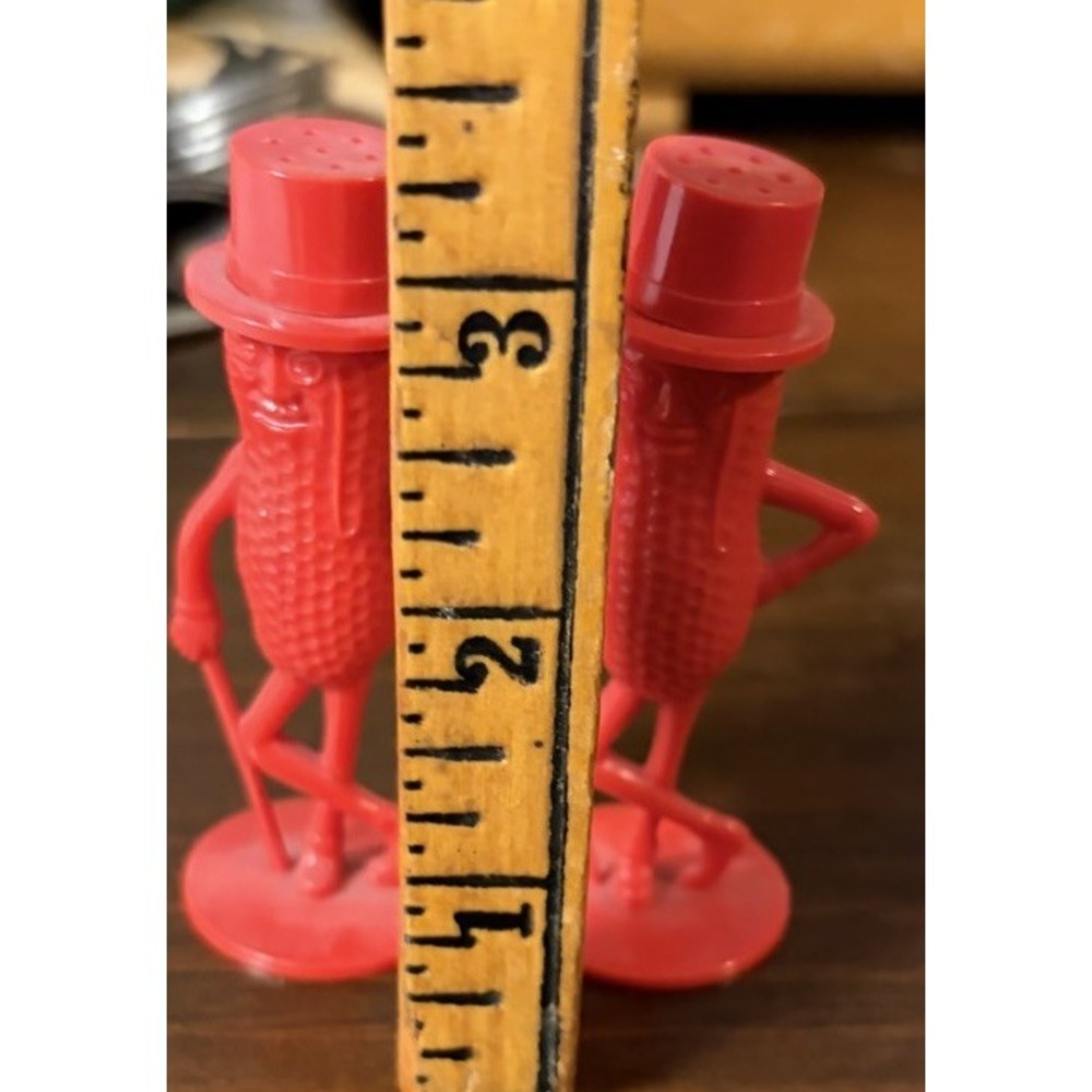Vintage Planters Mr Peanut Salt Pepper Shakers Red Plastic Figural S&P Pair - Picture 7 of 7